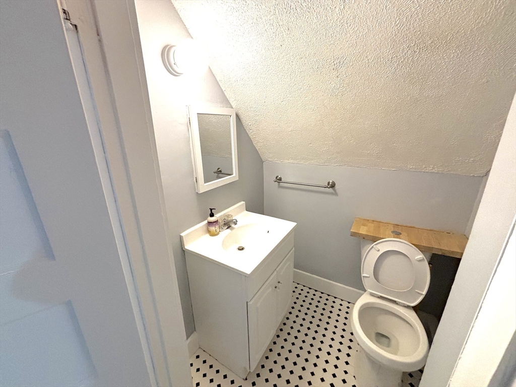2 bed, 1 bath apartment for rent at 45-47 Ranney St Unit 47B, Springfield — photo 7 of 9