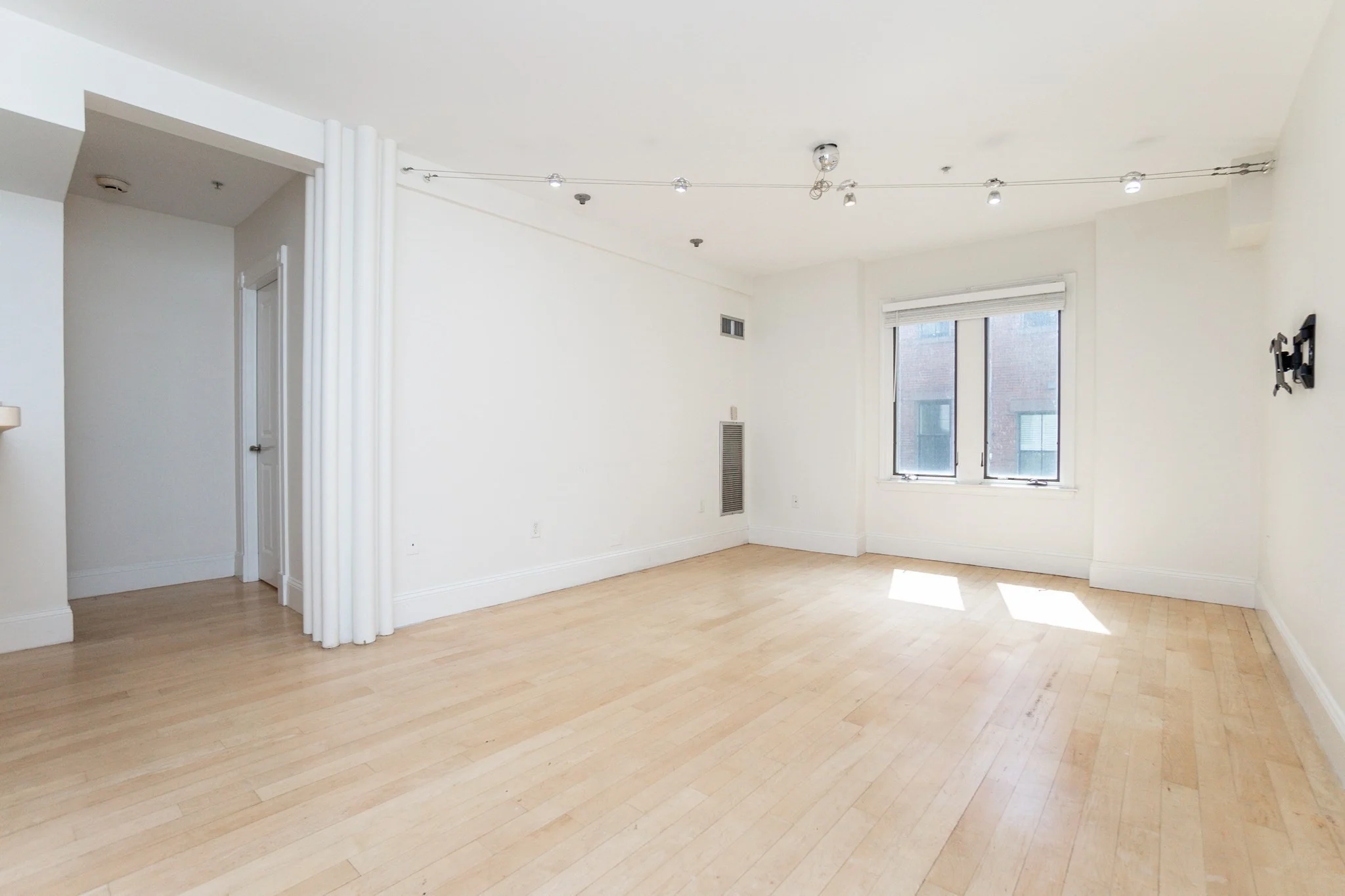 1 bed, 1 bath apartment for rent at 45-55 W Broadway Unit 208, South Boston — photo 5 of 17