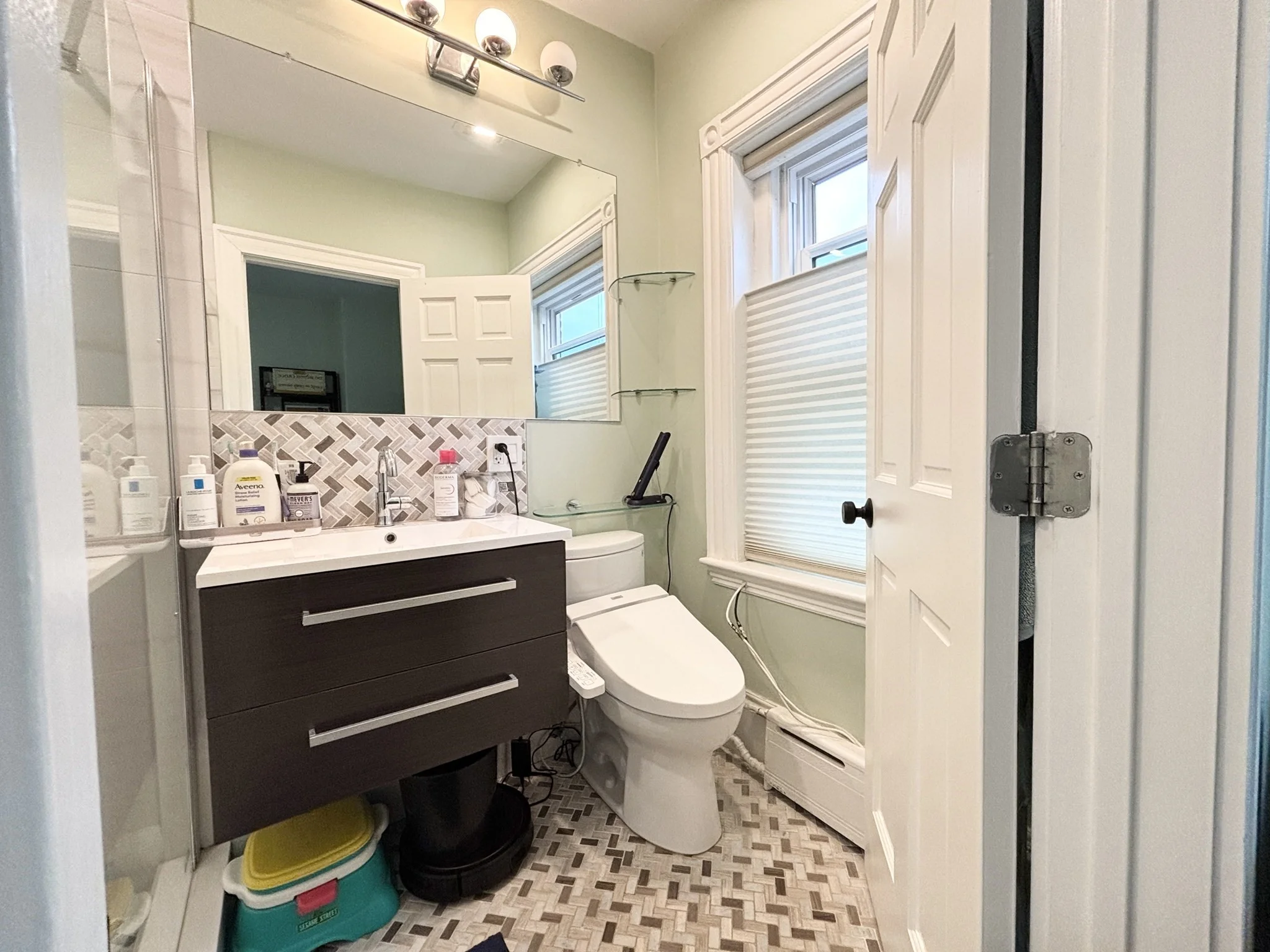 2 bed, 2 bath apartment for rent at 45 Addington Rd Unit 3, Brookline Hills — photo 4 of 15