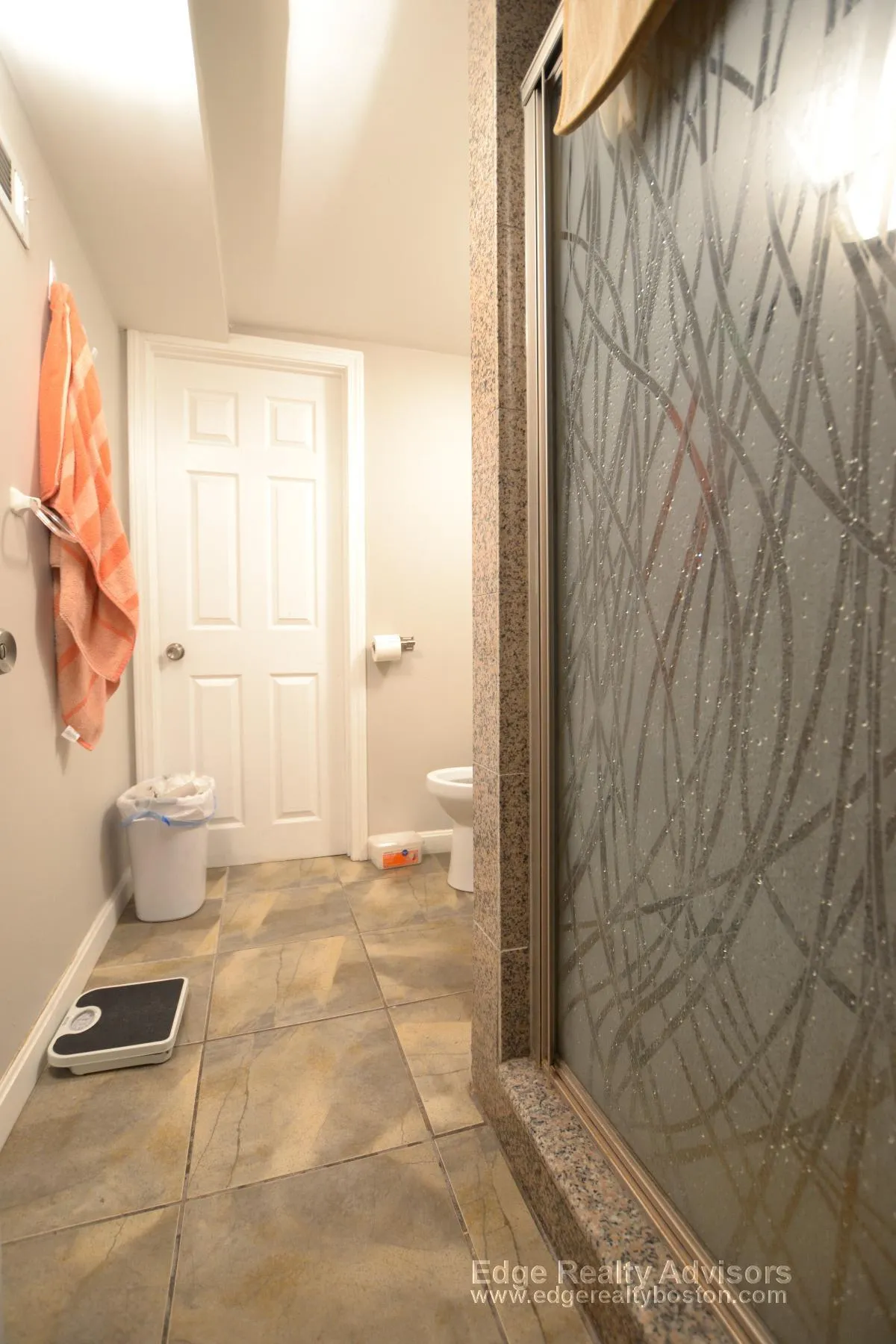 4 bed, 2 bath apartment for rent at 45 Allston St Unit 2, Allston — photo 6 of 9
