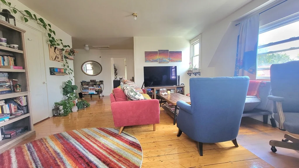 2 bed, 1 bath apartment for rent at 45 Auburn St Unit 3, Coolidge Corner