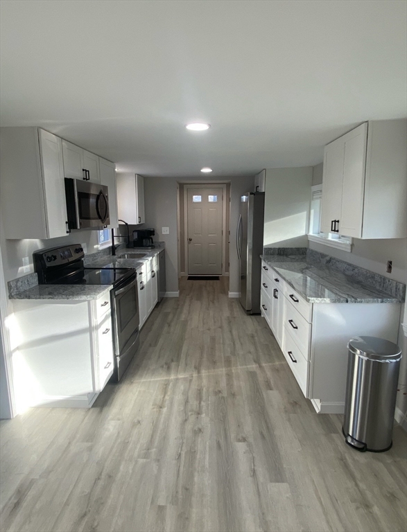 2 bed, 1 bath apartment for rent at 45 Bay State Rd, Rehoboth — photo 4 of 12