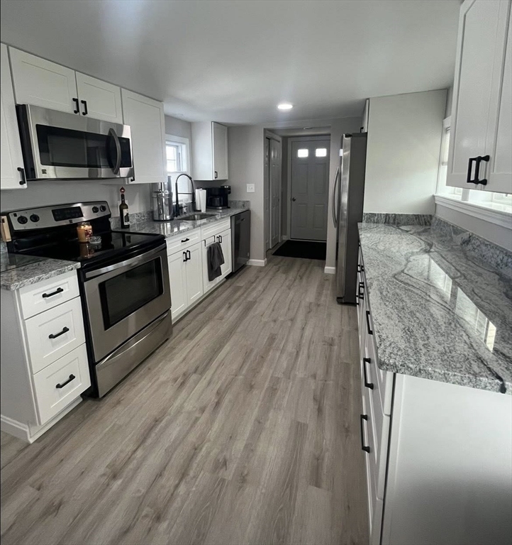 2 bed, 1 bath apartment for rent at 45 Bay State Rd, Rehoboth — photo 3 of 12