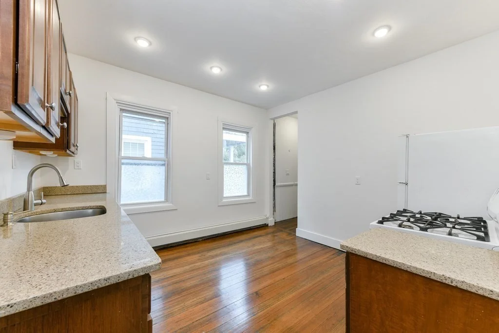 3 bed, 2 bath apartment for rent at 45 Beech Glen St Unit 2, Roxbury — photo 5 of 23