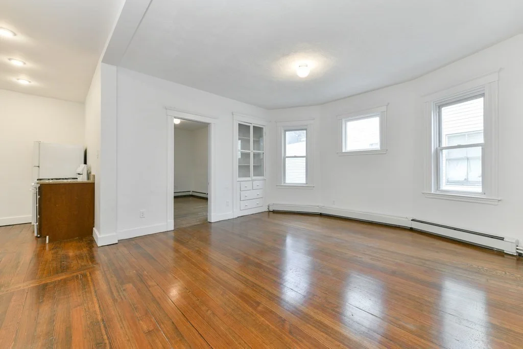 3 bed, 2 bath apartment for rent at 45 Beech Glen St Unit 2, Roxbury — photo 2 of 23