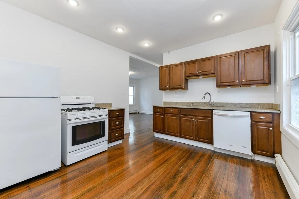 3 bed, 2 bath apartment for rent at 45 Beech Glen St Unit 2, Roxbury — photo 4 of 23