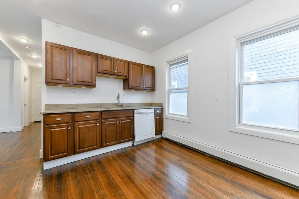3 bed, 2 bath apartment for rent at 45 Beech Glen St Unit 2, Roxbury — photo 6 of 23