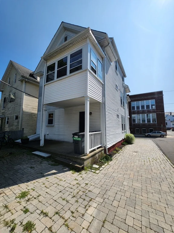 1 bed, 1 bath apartment for rent at 45 Blaney St Unit 1, Swampscott — photo 12 of 12