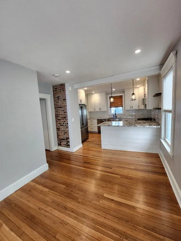 1 bed, 1 bath apartment for rent at 45 Blaney St Unit 1, Swampscott — photo 3 of 12