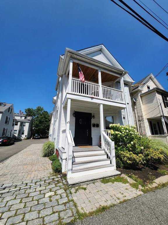 1 bed, 1 bath apartment for rent at 45 Blaney St Unit 1, Swampscott — photo 1 of 12