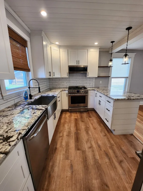 1 bed, 1 bath apartment for rent at 45 Blaney St Unit 1, Swampscott — photo 4 of 12