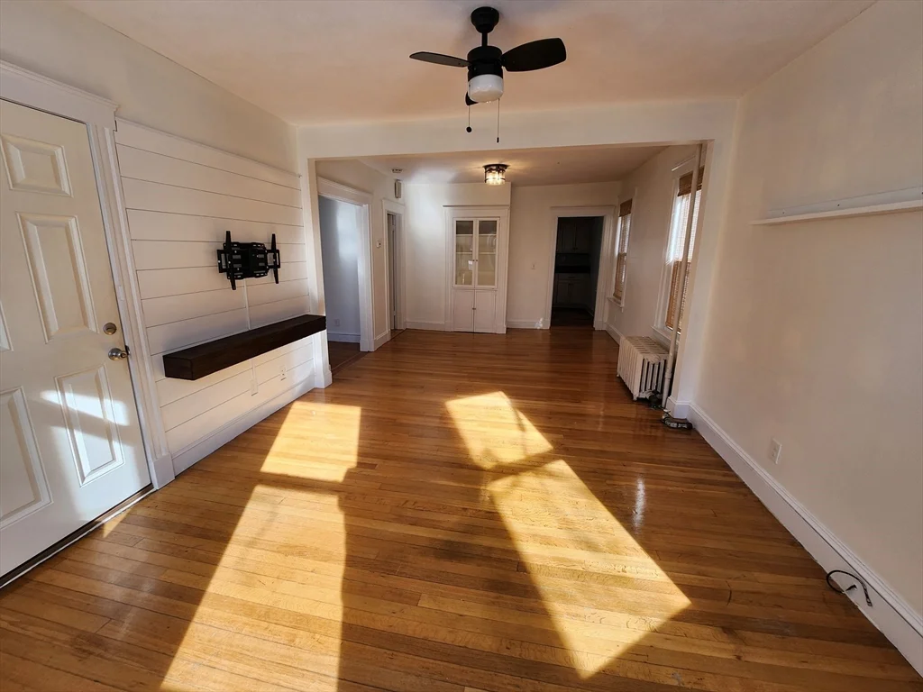 4 bed, 1 bath apartment for rent at 45 Blaney St Unit 2, Swampscott — photo 2 of 12