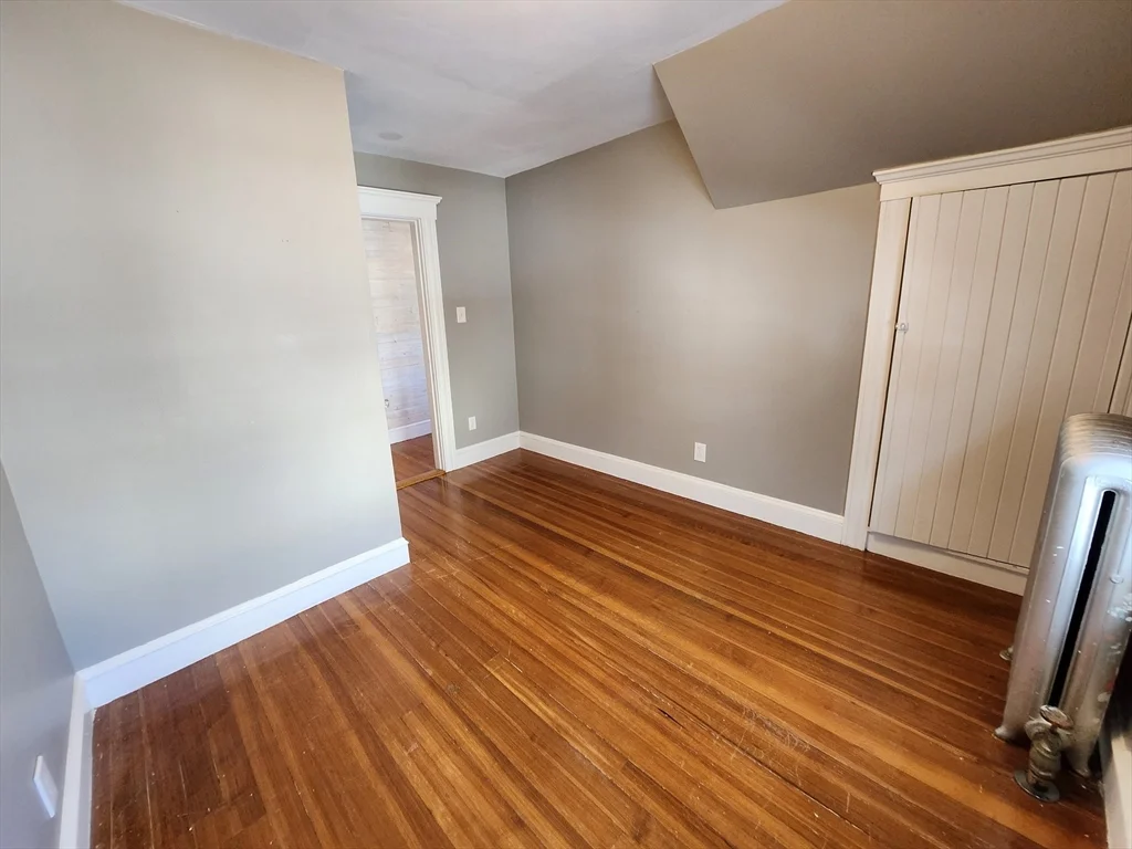 4 bed, 1 bath apartment for rent at 45 Blaney St Unit 2, Swampscott — photo 9 of 12