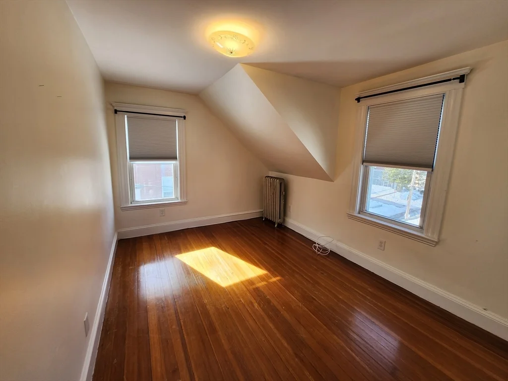 4 bed, 1 bath apartment for rent at 45 Blaney St Unit 2, Swampscott — photo 10 of 12