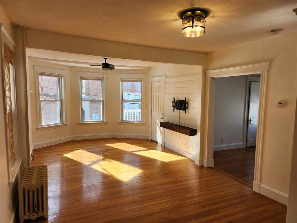4 bed, 1 bath apartment for rent at 45 Blaney St Unit 2, Swampscott — photo 1 of 12