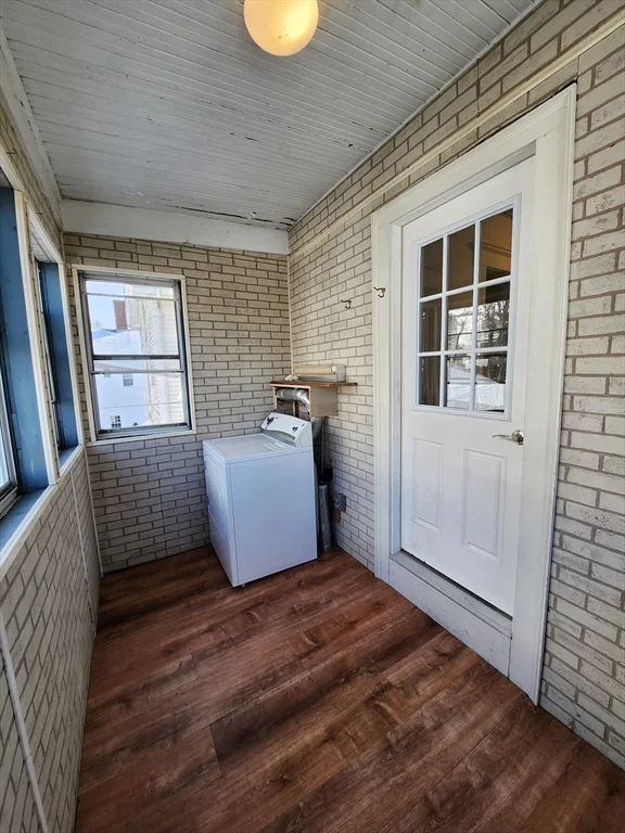 4 bed, 1 bath apartment for rent at 45 Blaney St Unit 2, Swampscott — photo 7 of 12