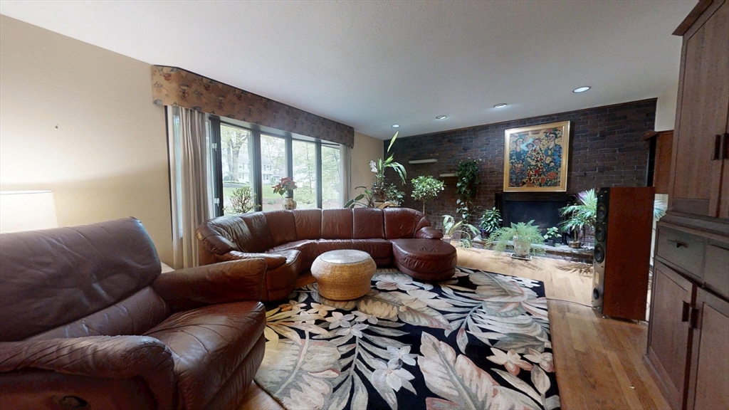 3 bed, 2 bath apartment for rent at 45 Brentwood Rd, Chelmsford — photo 3 of 22