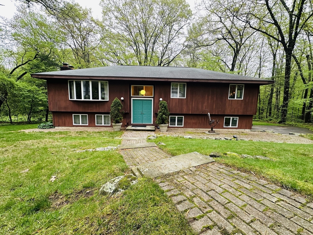 3 bed, 2 bath apartment for rent at 45 Brentwood Rd, Chelmsford — photo 1 of 22