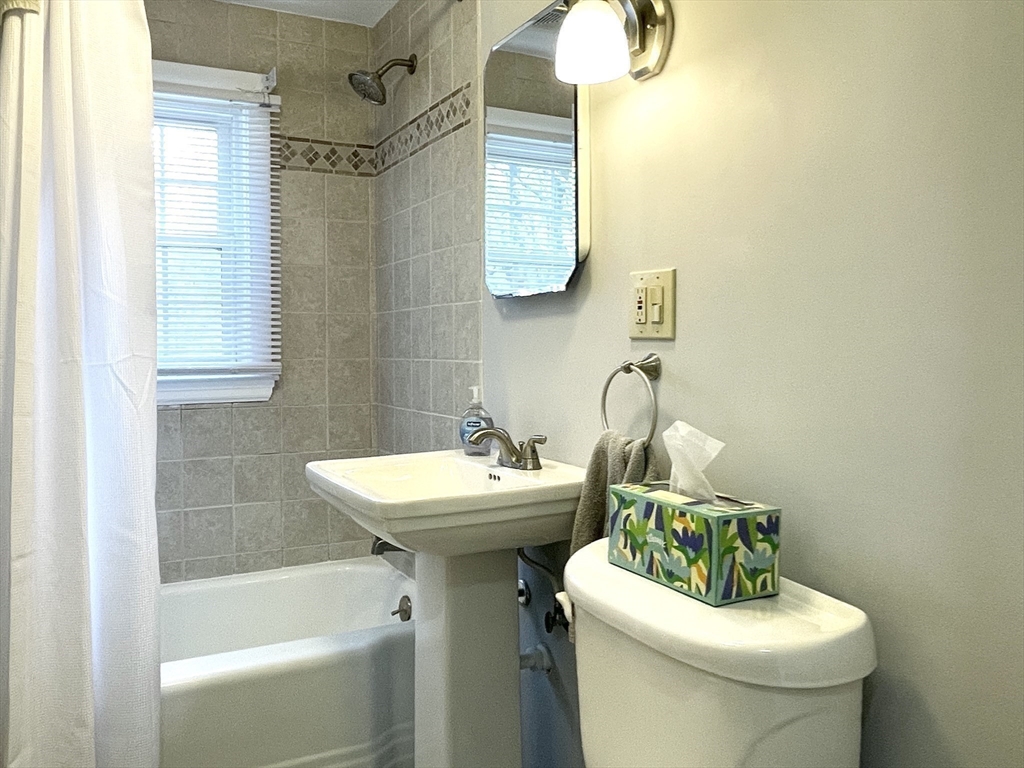 4 bed, 2 bath apartment for rent at 45 Bridge St, Lexington — photo 14 of 40