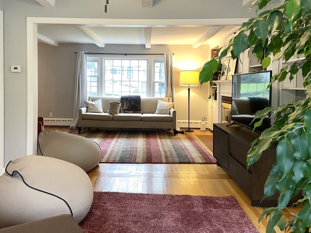 4 bed, 2 bath apartment for rent at 45 Bridge St, Lexington — photo 5 of 40