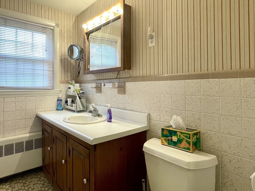 4 bed, 2 bath apartment for rent at 45 Bridge St, Lexington — photo 17 of 40