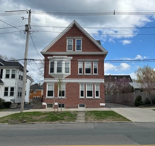 1 bed, 1 bath apartment for rent at 45 Broad St Unit 2, Salem — photo 1 of 16