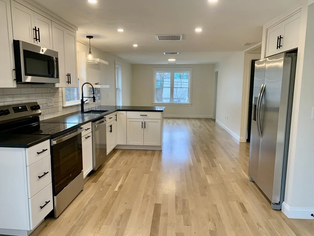4 bed, 2 bath apartment for rent at 45 Brook Rd Unit 45, Quincy Center — photo 4 of 11