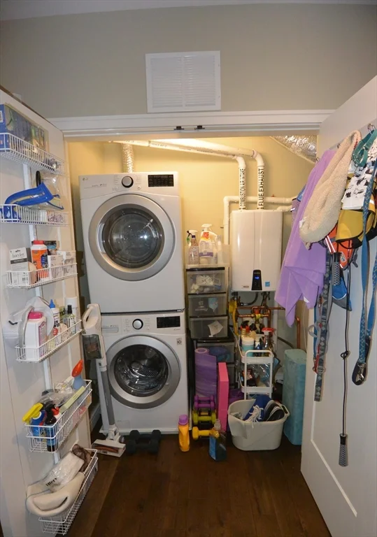 1 bed, 1 bath apartment for rent at 45 Burnett St Unit 201, Jamaica Plain — photo 4 of 10