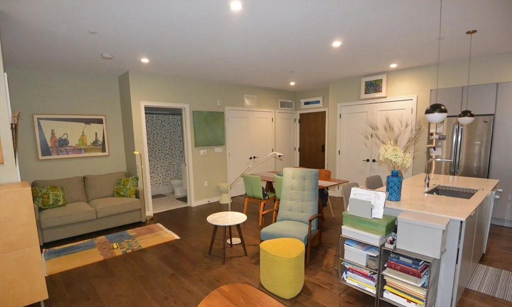 1 bed, 1 bath apartment for rent at 45 Burnett St Unit 201, Jamaica Plain — photo 1 of 10