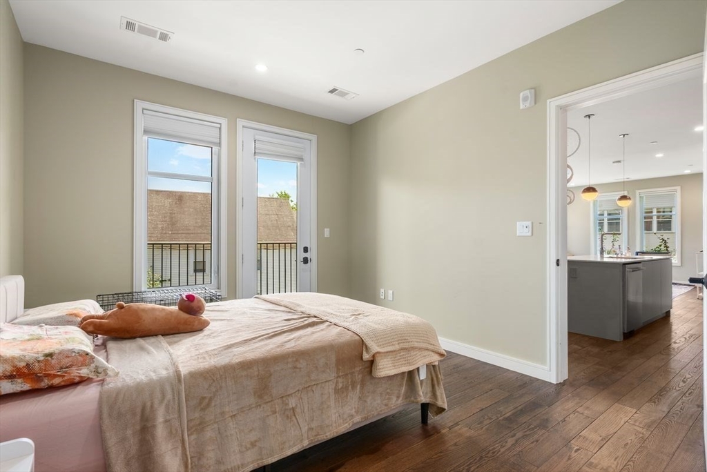 2 bed, 2 bath apartment for rent at 45 Burnett Unit 203, Jamaica Plain — photo 4 of 11