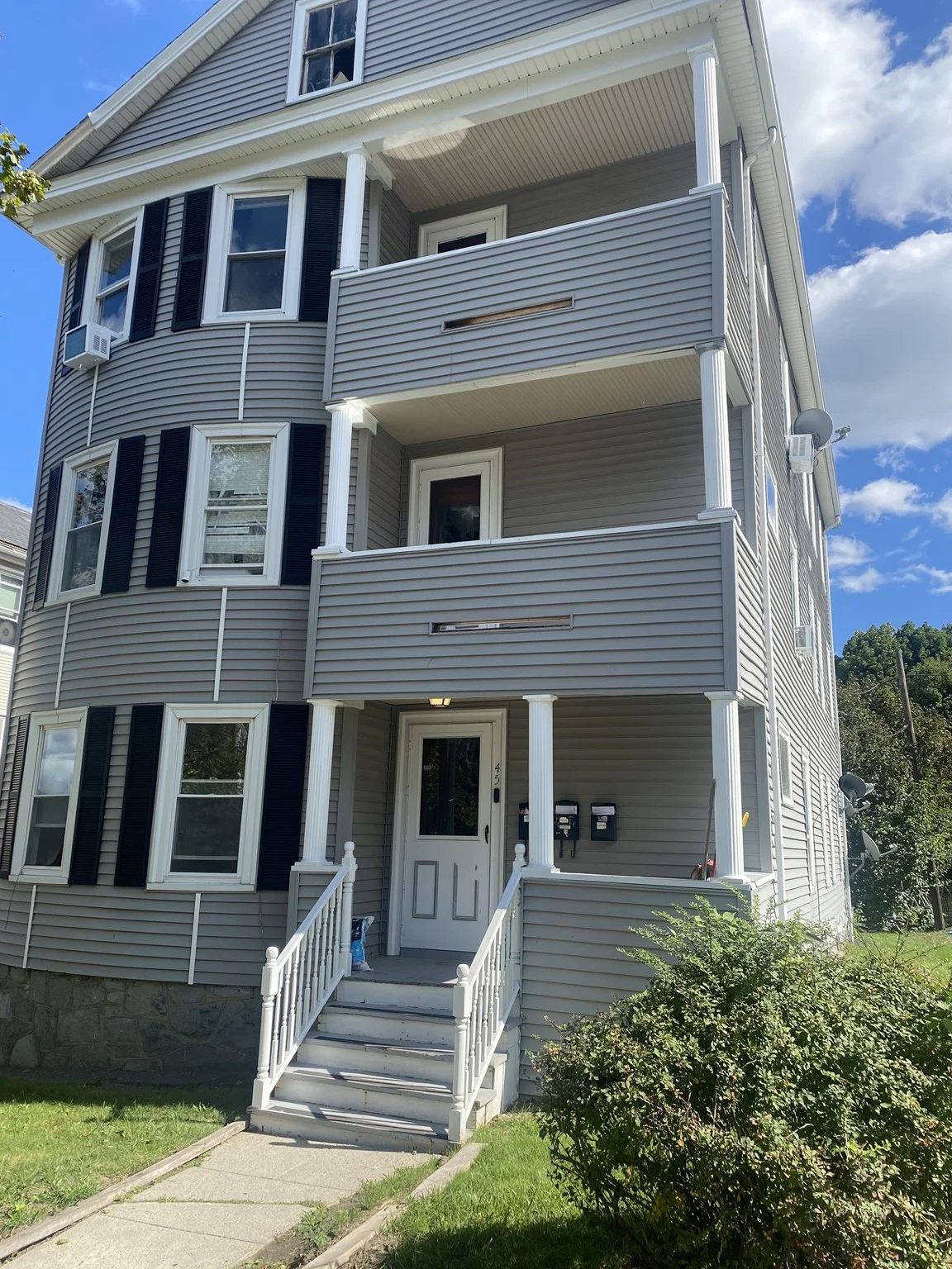 2 bed, 1 bath apartment for rent at 45 Butler St Unit 1, Worcester