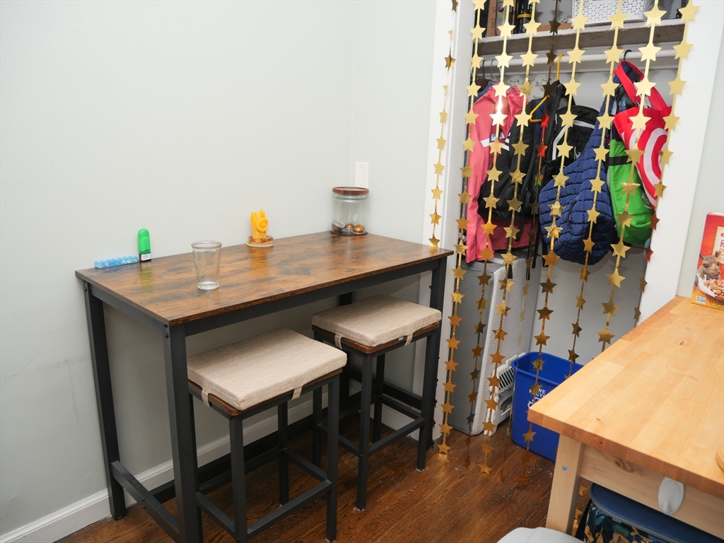 Studio bed, 1 bath apartment for rent at 45 Carlton Unit 1, Longwood — photo 4 of 6