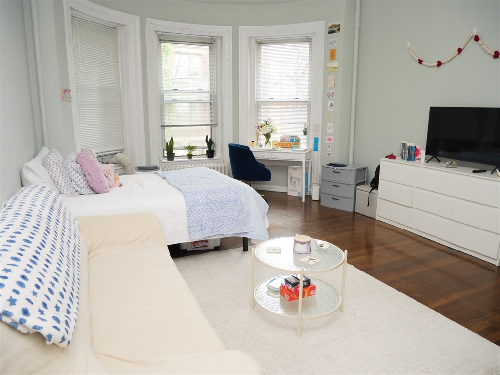 Studio bed, 1 bath apartment for rent at 45 Carlton Unit 1, Longwood — photo 1 of 6