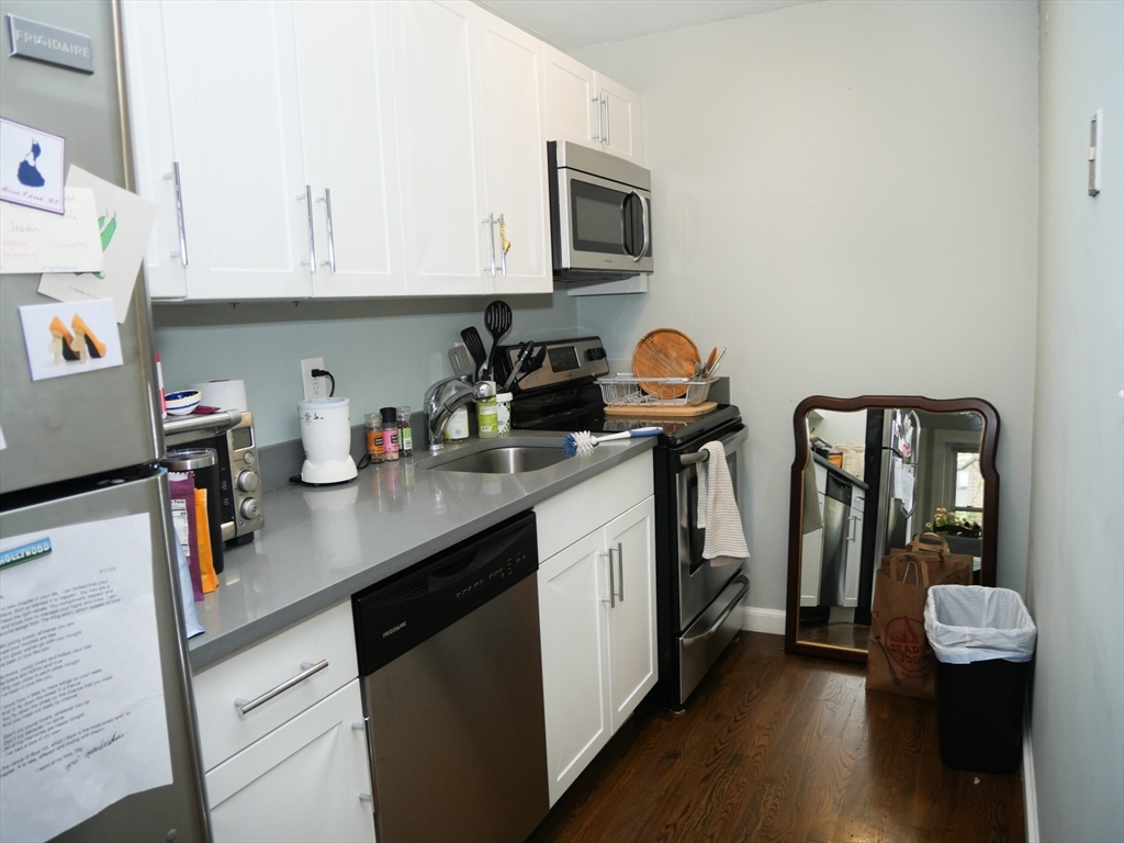 1 bed, 1 bath apartment for rent at 45 Carlton Unit 3, Longwood — photo 4 of 6