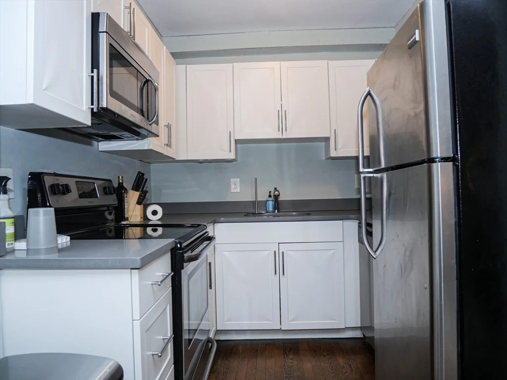 2 bed, 1 bath apartment for rent at 45 Carlton Unit 9, Coolidge Corner — photo 4 of 8