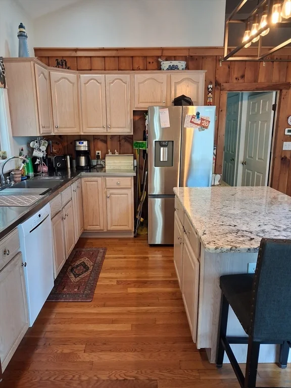 3 bed, 2 bath apartment for rent at 45 Central Ave Unit 0, Plymouth — photo 6 of 8