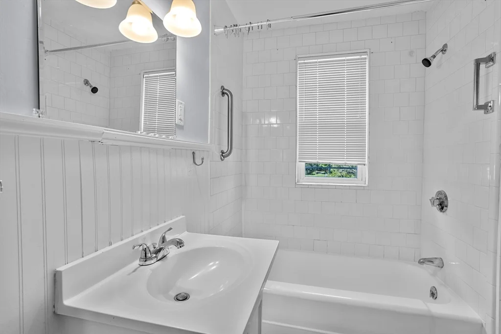 3 bed, 1 bath apartment for rent at 45 Central St Unit 2, South Easton — photo 17 of 30