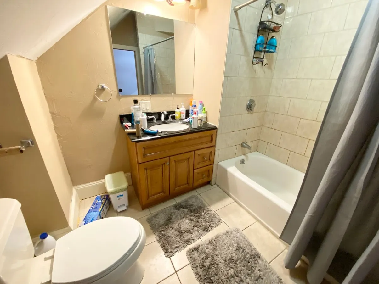 6 bed, 2 bath apartment for rent at 45 Cherokee St Unit 3, Mission Hill — photo 6 of 9