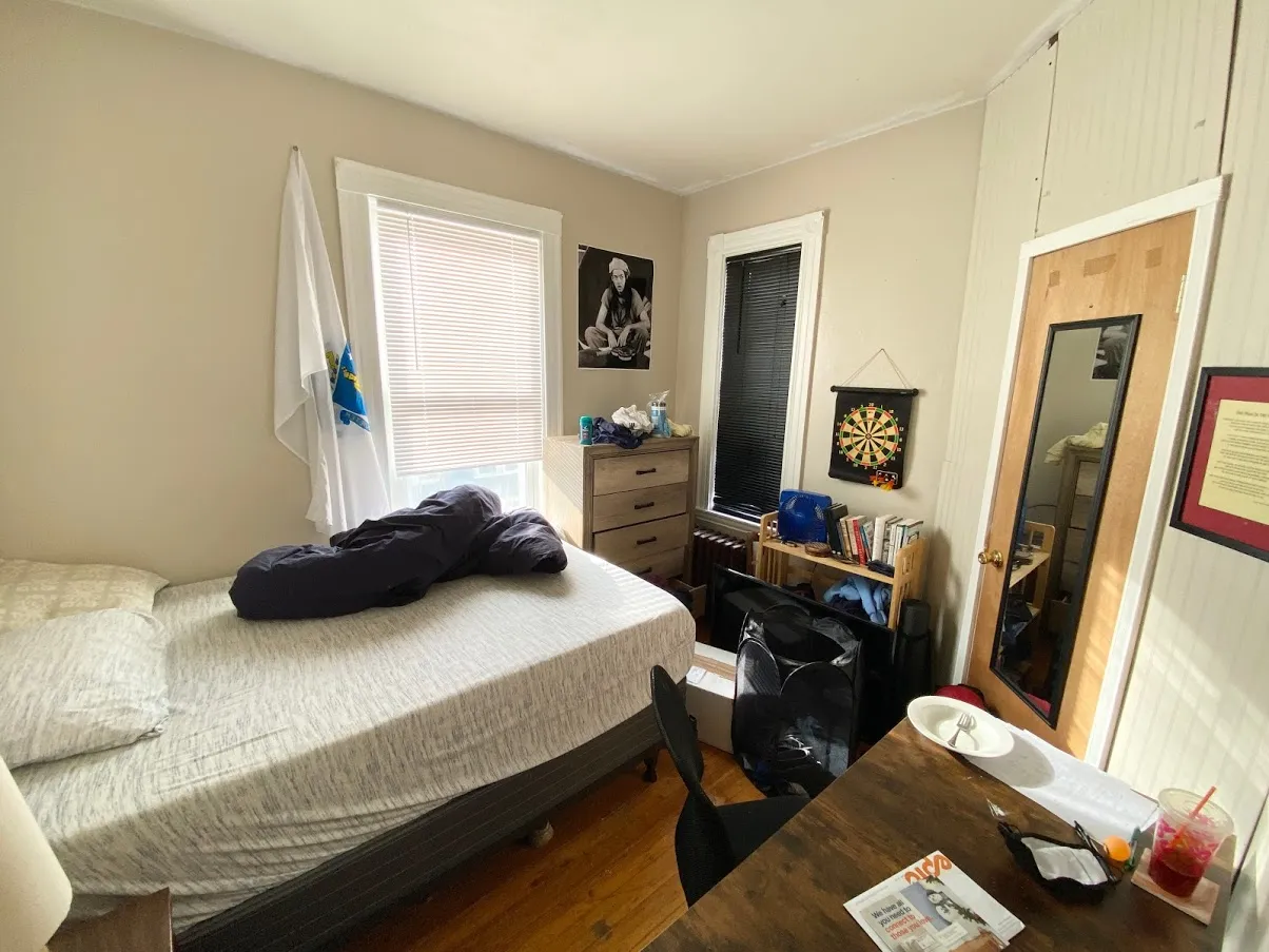6 bed, 2 bath apartment for rent at 45 Cherokee St Unit 3, Mission Hill — photo 9 of 9