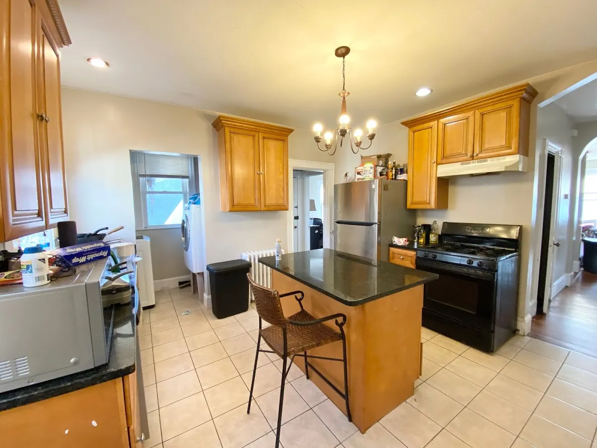6 bed, 2 bath apartment for rent at 45 Cherokee St Unit 3A, Mission Hill — photo 17 of 24