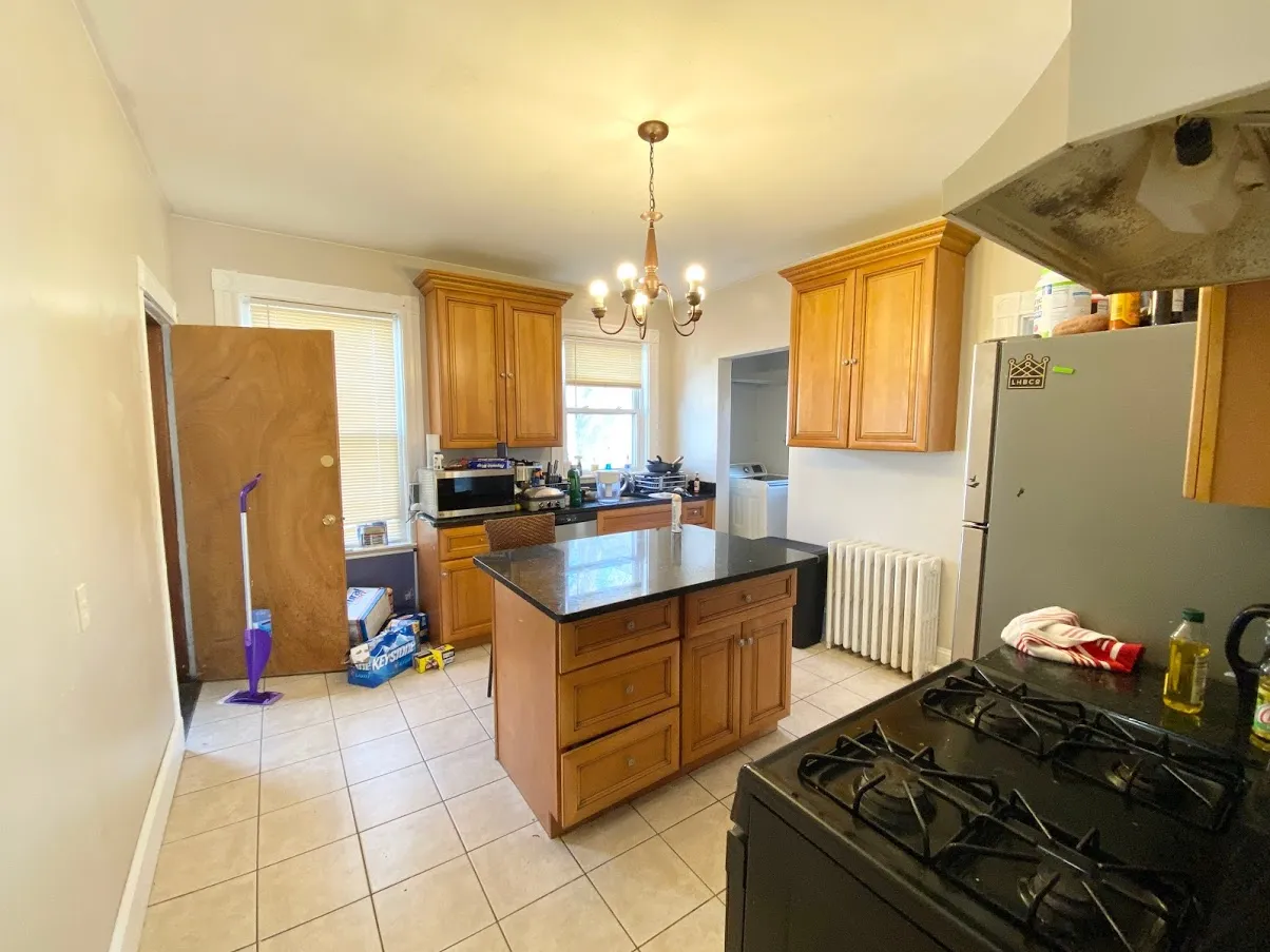 6 bed, 2 bath apartment for rent at 45 Cherokee St Unit 3A, Mission Hill — photo 16 of 24