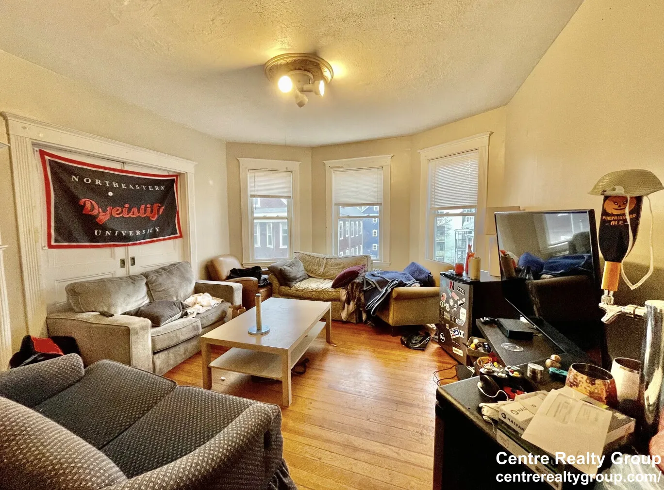 6 bed, 2 bath apartment for rent at 45 Cherokee St Unit 3A, Mission Hill — photo 3 of 24