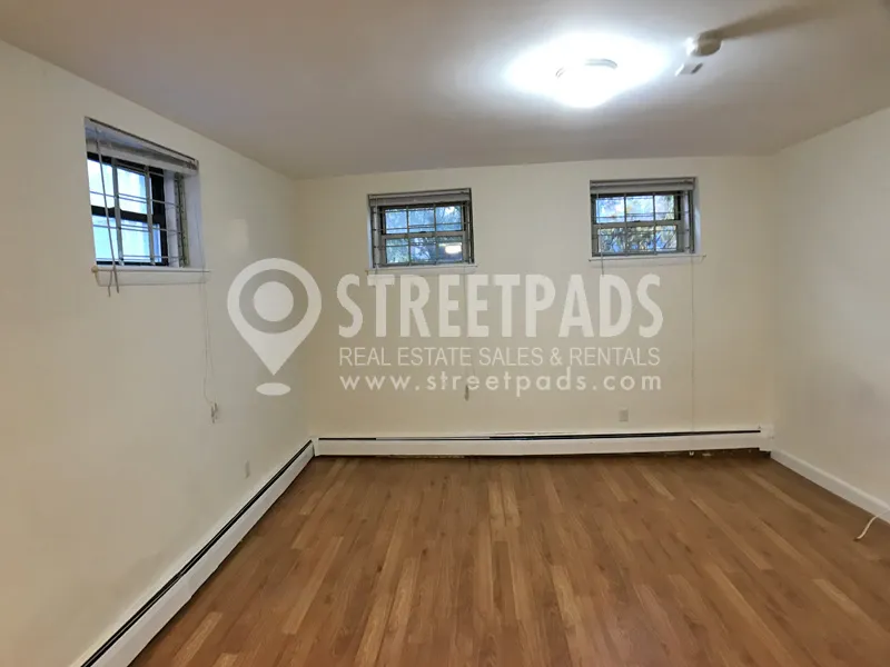 Studio bed, 1 bath apartment for rent at 45 Chester St Unit B2, Brighton