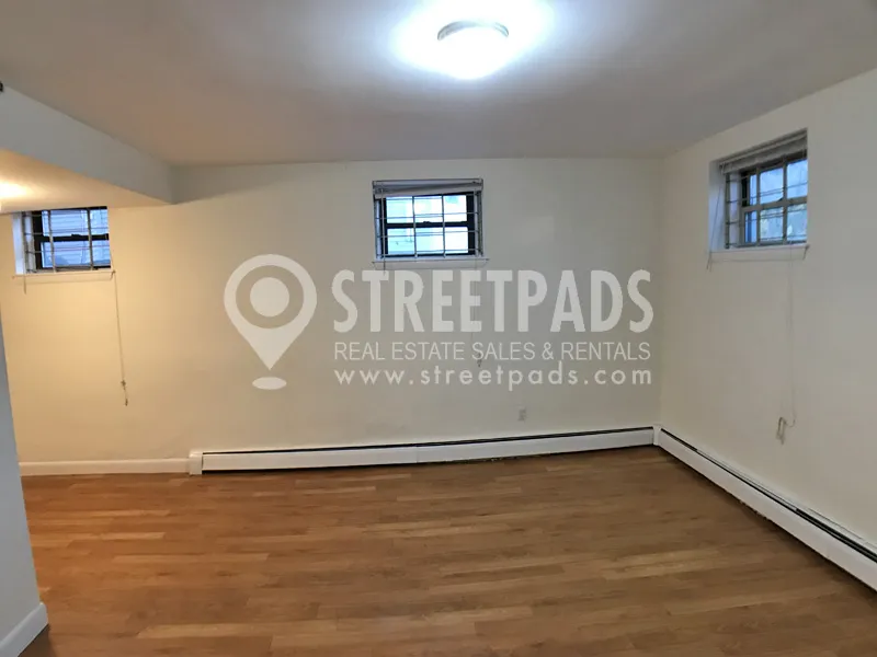 Studio bed, 1 bath apartment for rent at 45 Chester St Unit B2, Brighton — photo 3 of 9