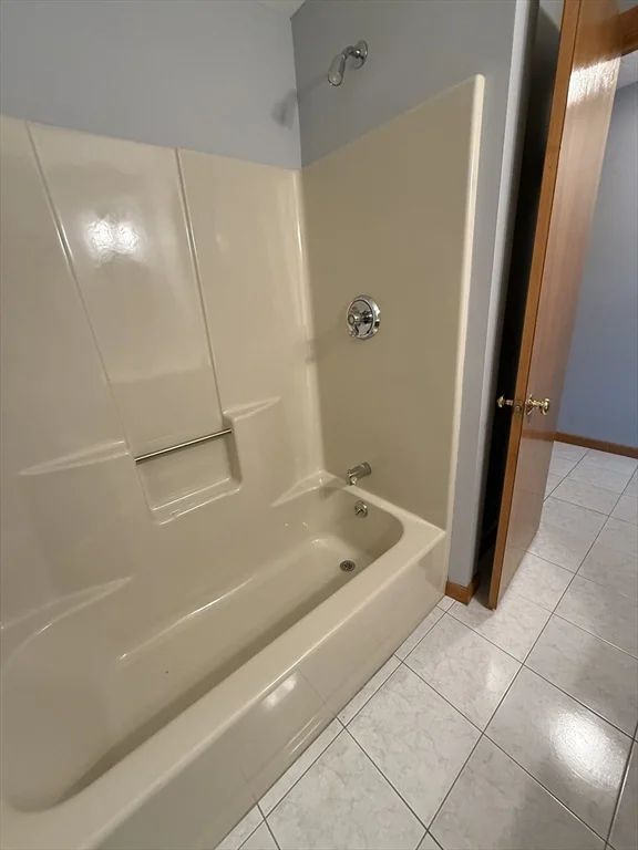 2 bed, 2 bath apartment for rent at 45 Christopher Dr Unit 142, Methuen — photo 13 of 16