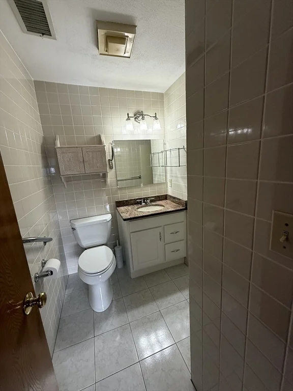 2 bed, 2 bath apartment for rent at 45 Christopher Dr Unit 142, Methuen — photo 7 of 16