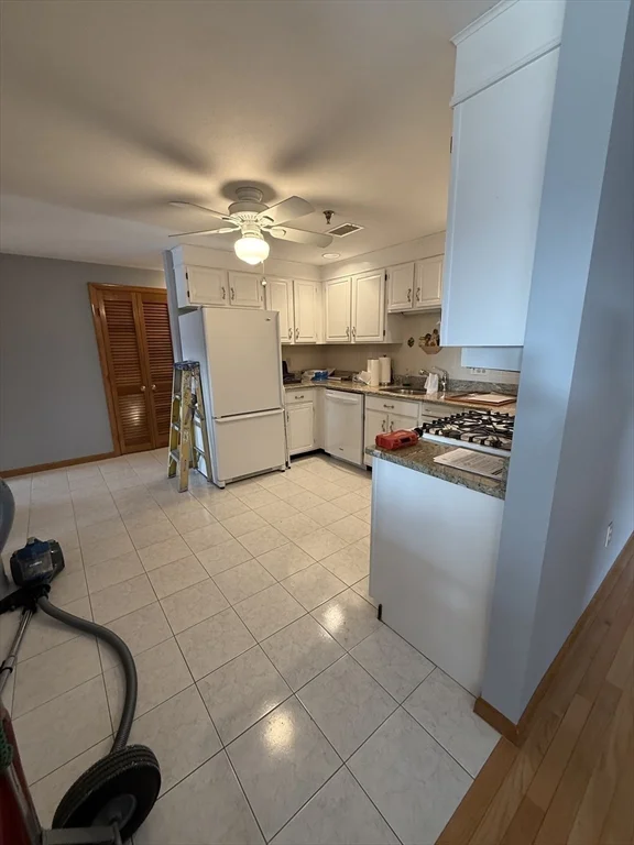 2 bed, 2 bath apartment for rent at 45 Christopher Dr Unit 142, Methuen — photo 10 of 16
