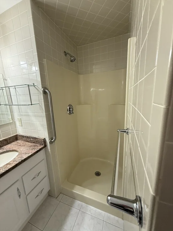 2 bed, 2 bath apartment for rent at 45 Christopher Dr Unit 142, Methuen — photo 8 of 16