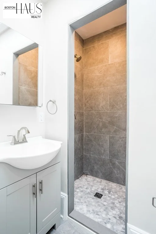 3 bed, 3 bath apartment for rent at 45 Clarendon St Unit 1, South End — photo 9 of 12