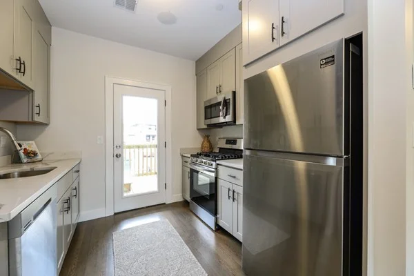 2 bed, 1 bath apartment for rent at 45 Clement Ave Unit 3, West Roxbury — photo 11 of 35
